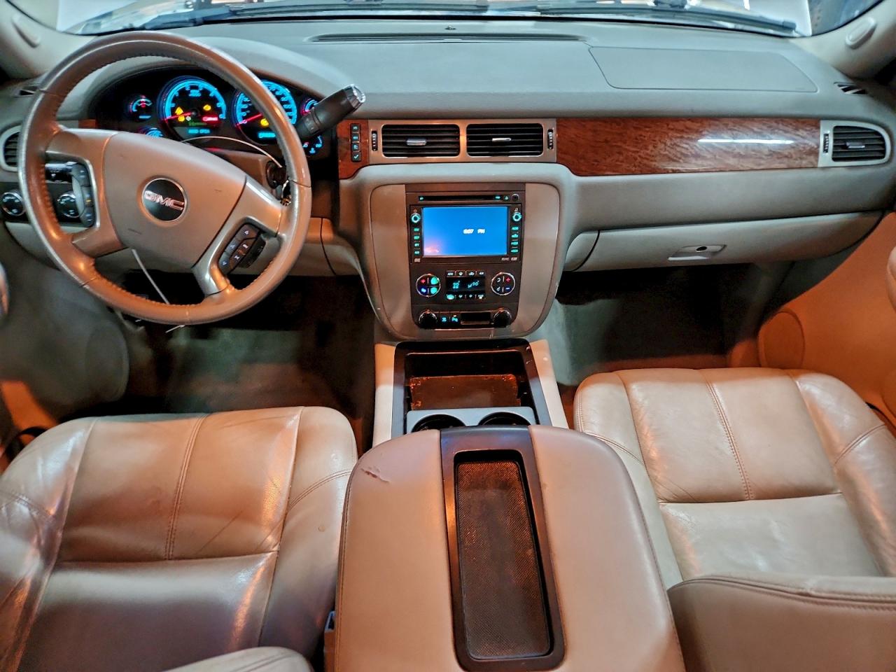 GMC Yukon Hybrid Image 7