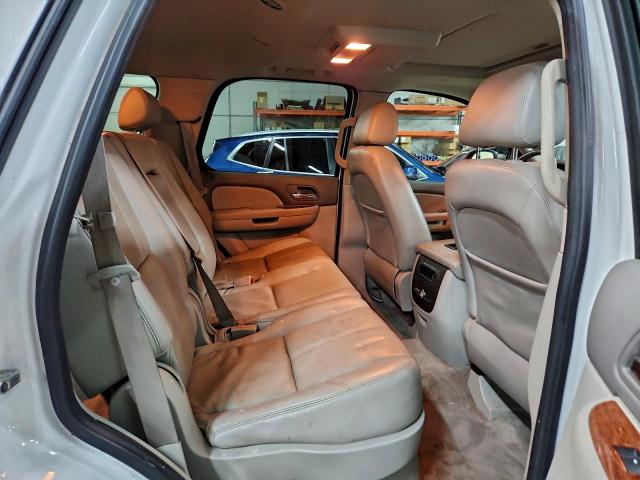 GMC Yukon Hybrid Image 2