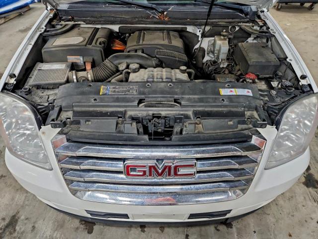 GMC Yukon Hybrid Image 13