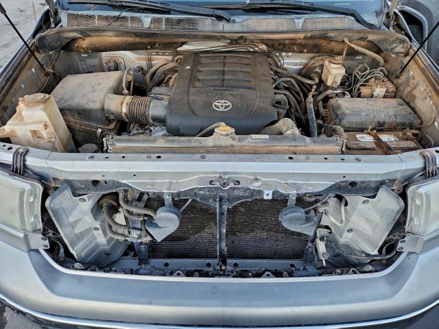 Toyota Tundra Crewmax Sr5 Image 9