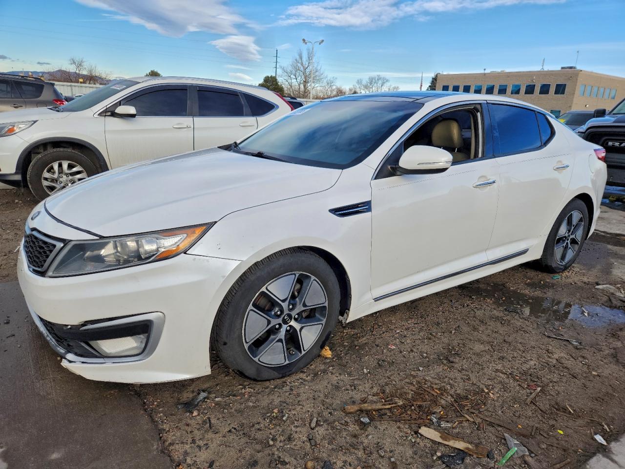 Kia Optima Hybrid Image 1