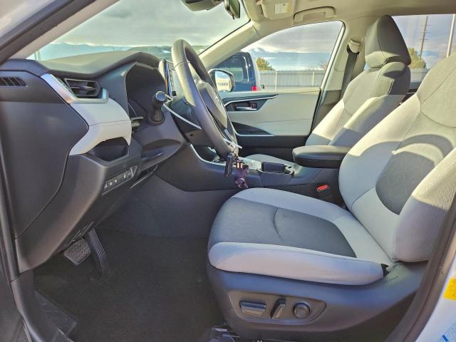 Toyota RAV4 Xle Image 5