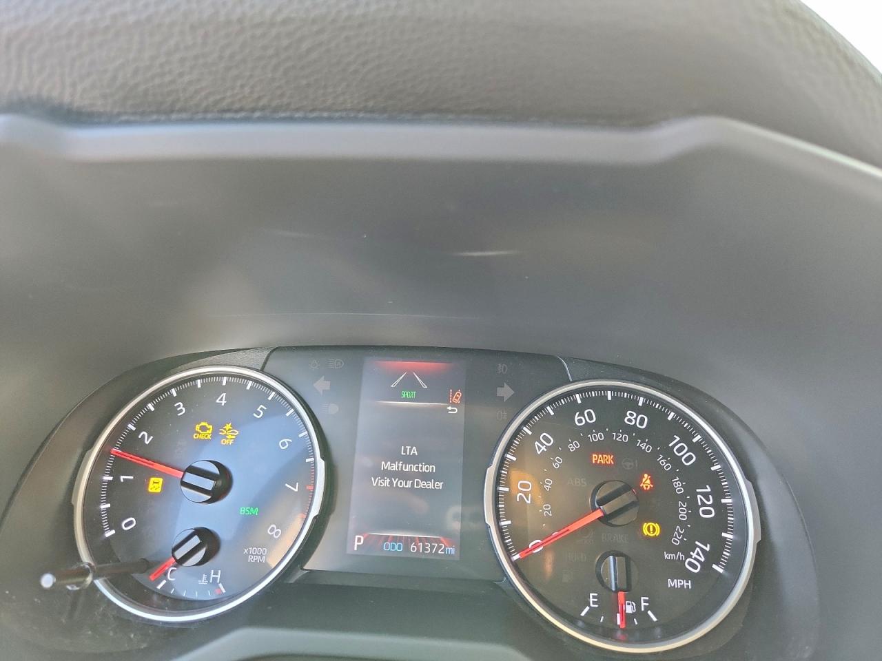 Toyota RAV4 Xle Image 10