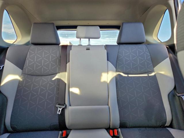 Toyota RAV4 Xle Image 6