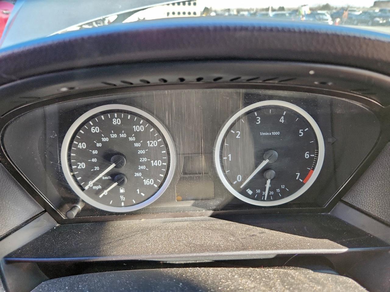 BMW 5 Series I Image 12