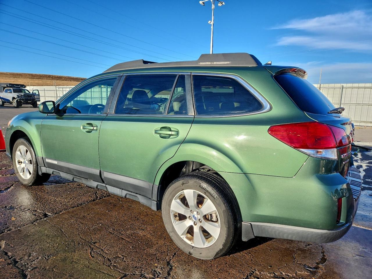Subaru Outback 2.5i Limited Image 12