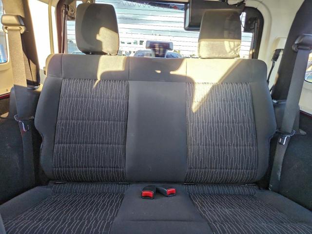 Jeep Wrangler Sahara Image 13