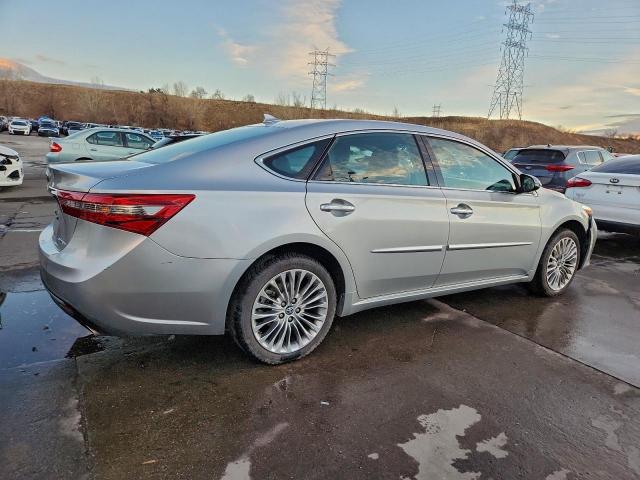 Toyota Avalon Xle Image 2