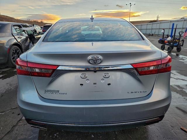 Toyota Avalon Xle Image 12