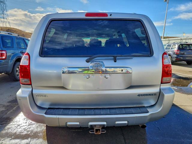 Toyota 4Runner Sr5 Image 12