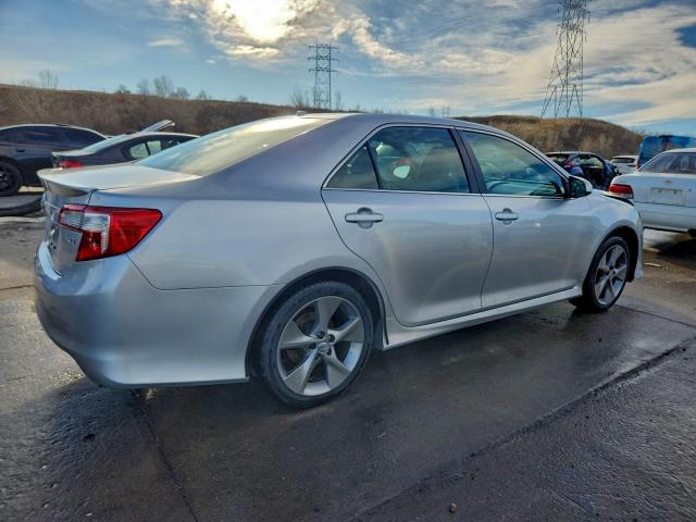 Toyota Camry Se Image 7
