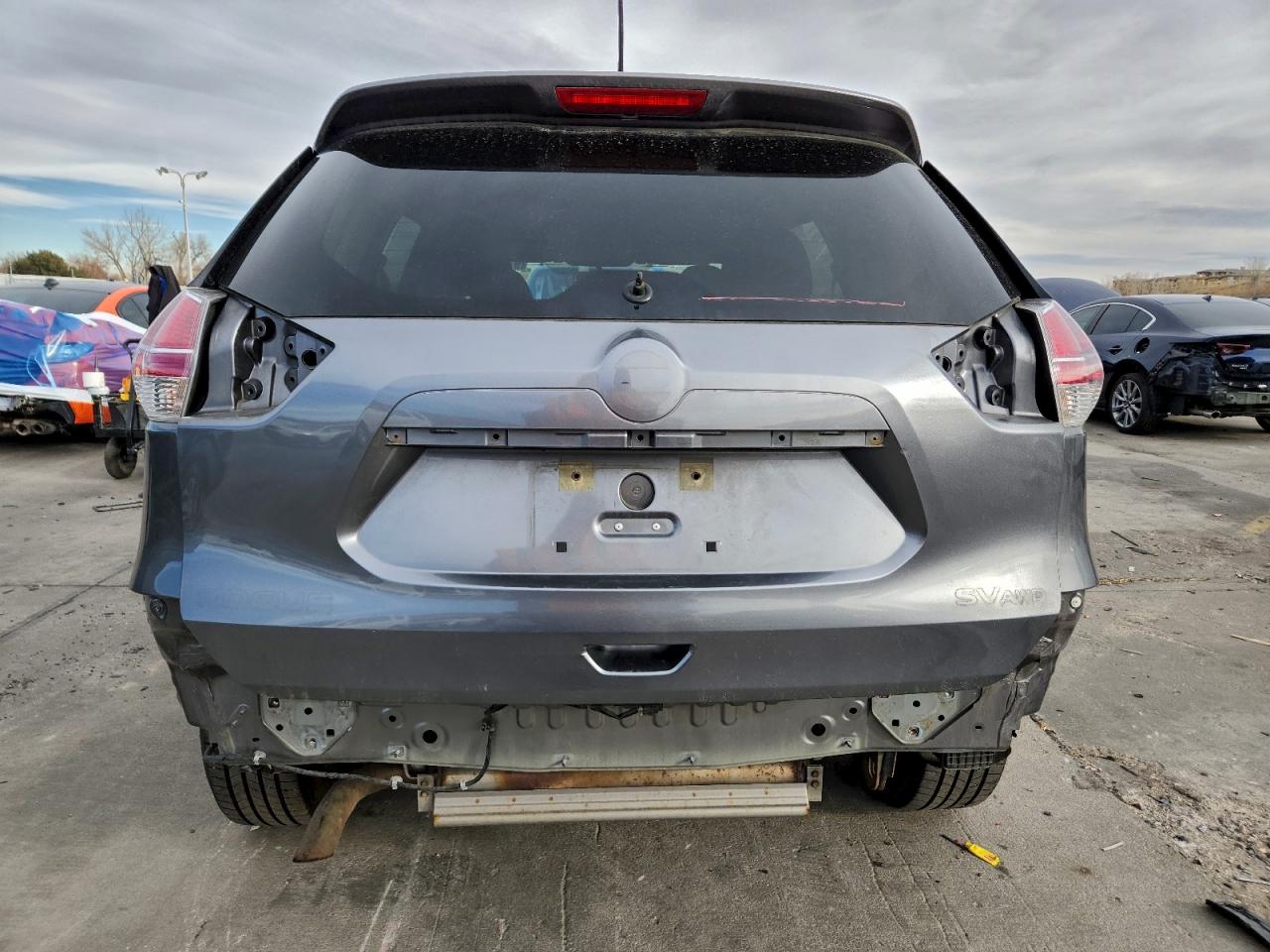 Nissan Rogue S Image 3