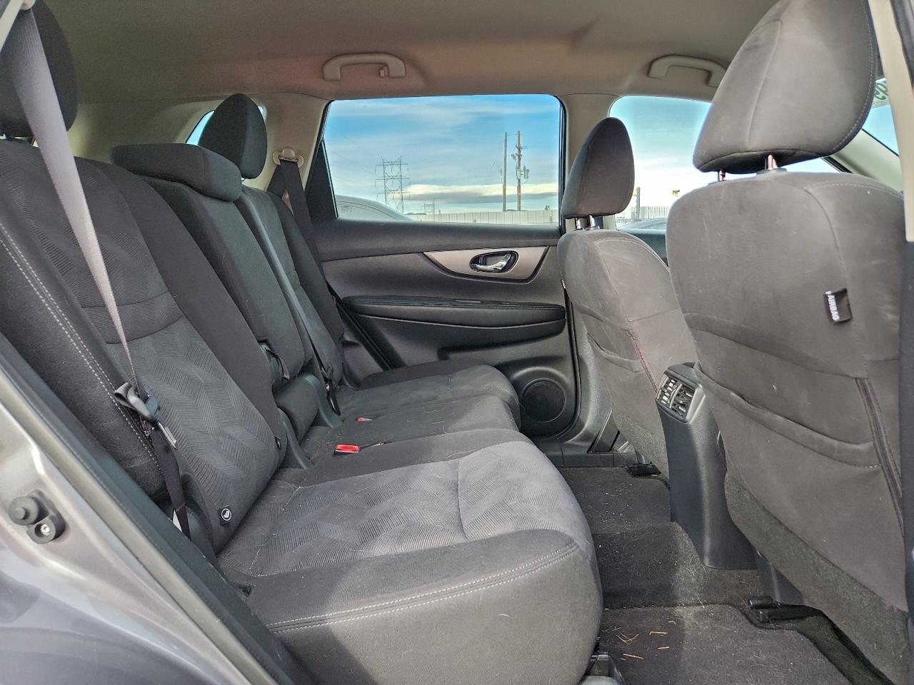 Nissan Rogue S Image 6