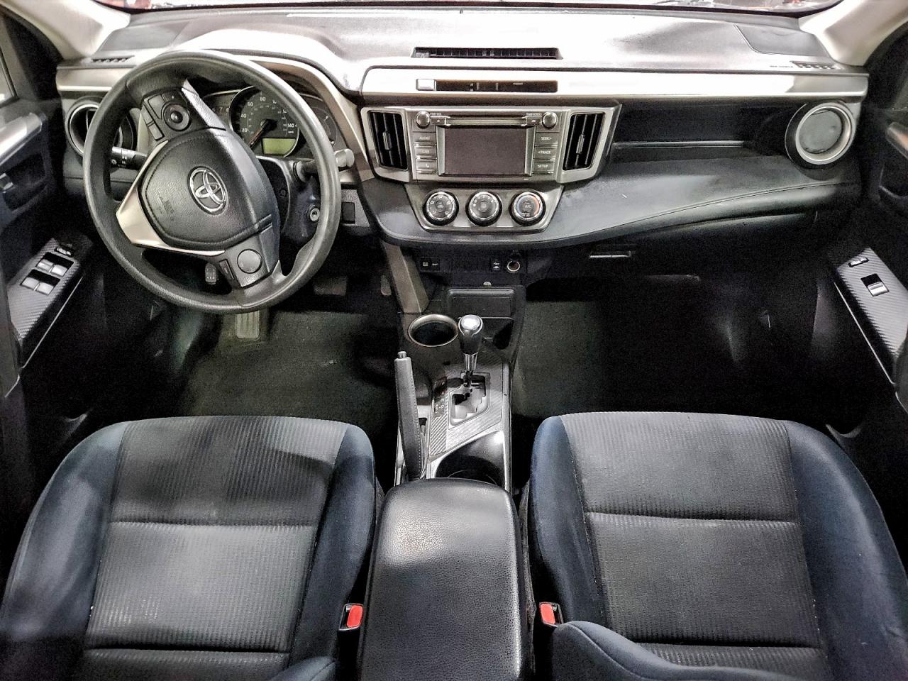 Toyota RAV4 Le Image 4