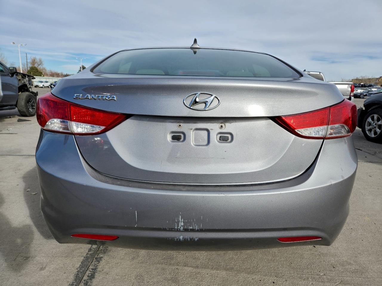 Hyundai ELANTRA Gls Image 9