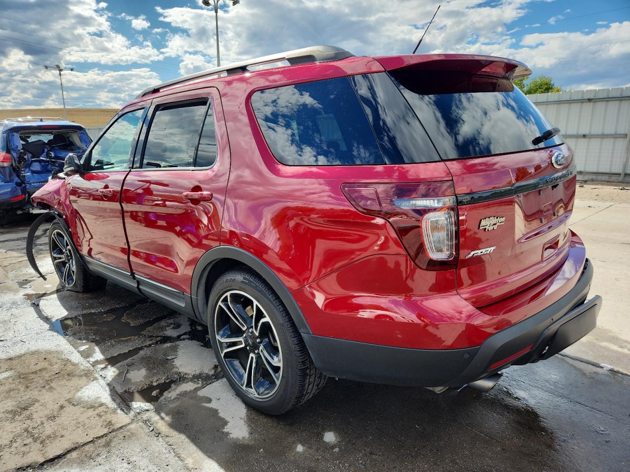 Ford Explorer Sport Image 14