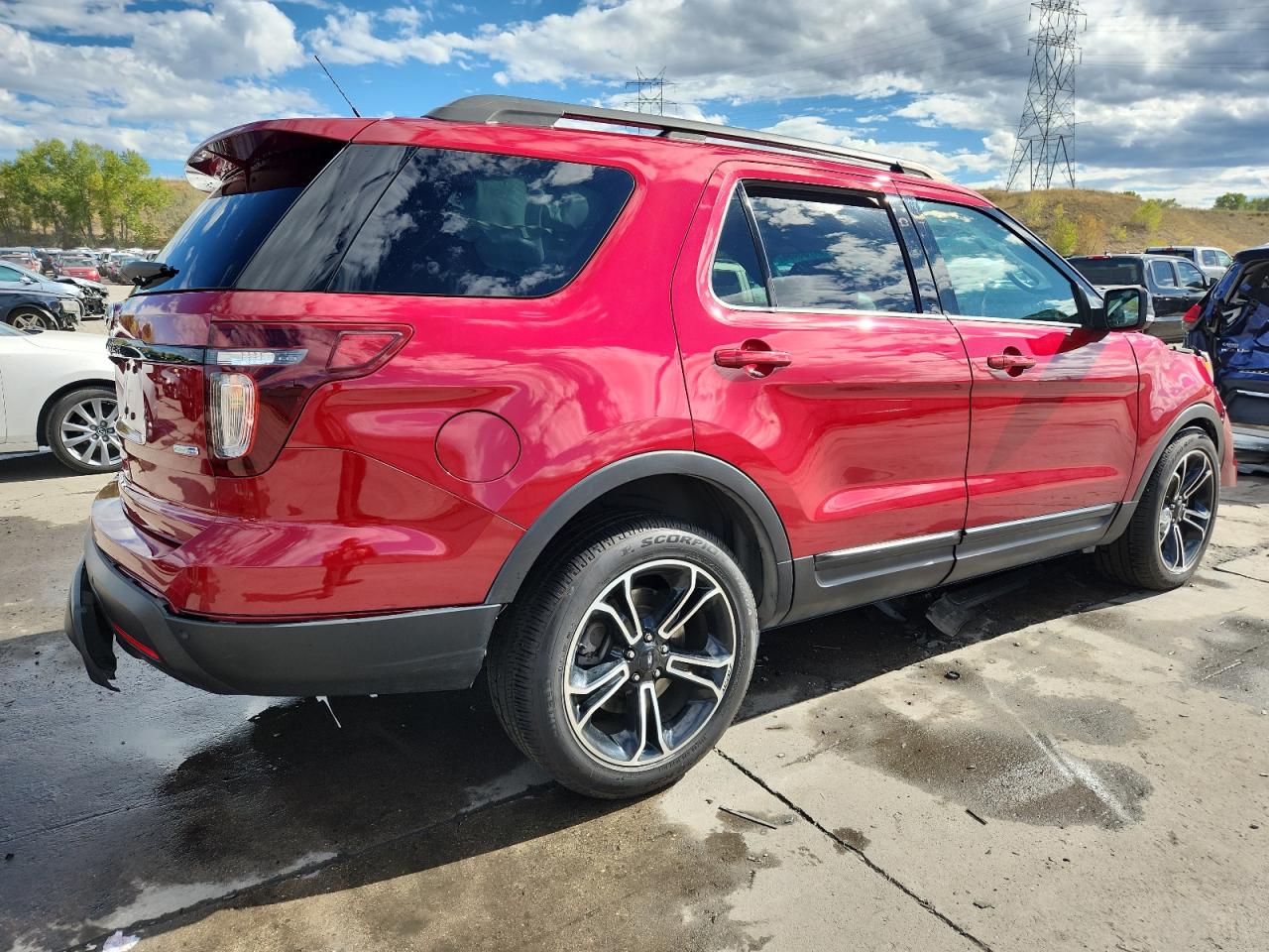 Ford Explorer Sport Image 13