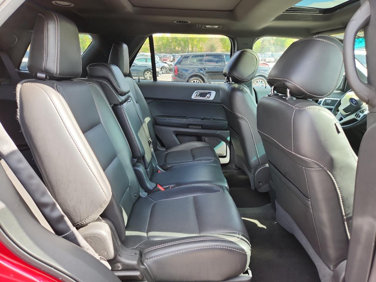 Ford Explorer Sport Image 7