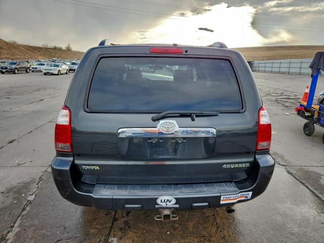 Toyota 4Runner Sr5 Image 3