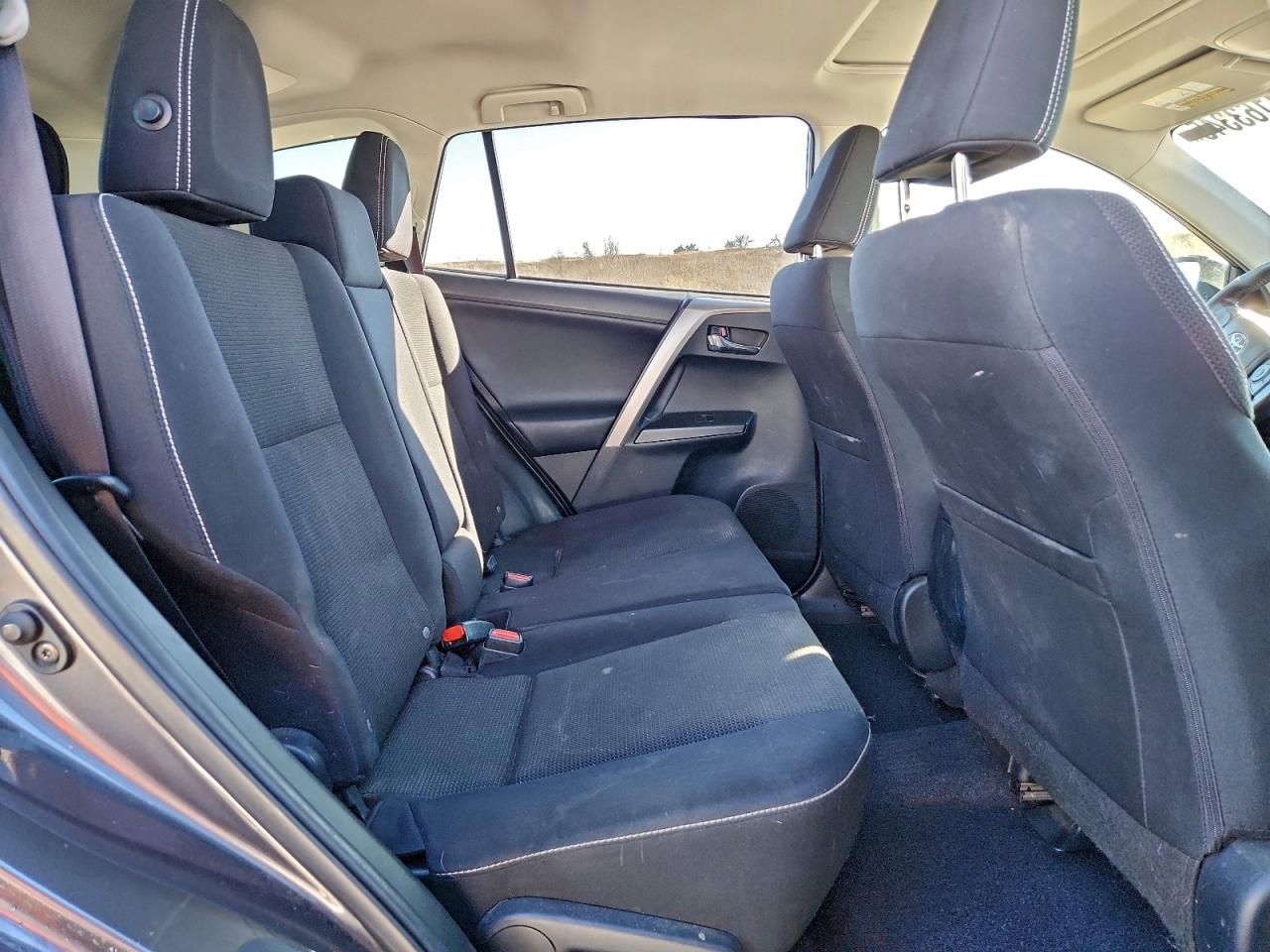 Toyota RAV4 Xle Image 8