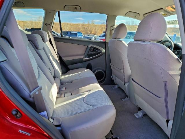 Toyota RAV4 Image 11