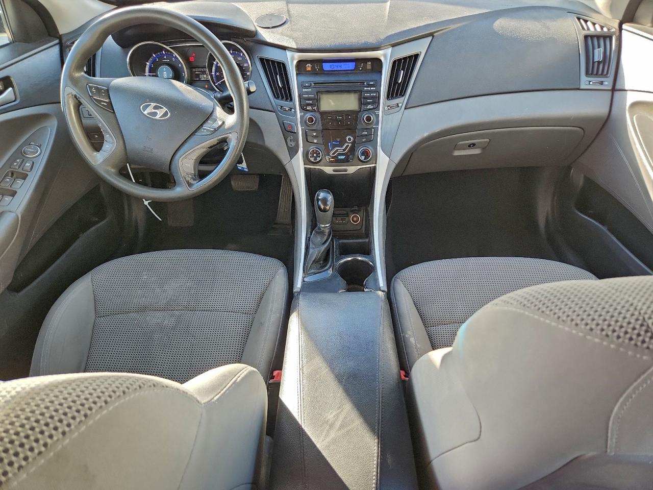 Hyundai SONATA Gls Image 12