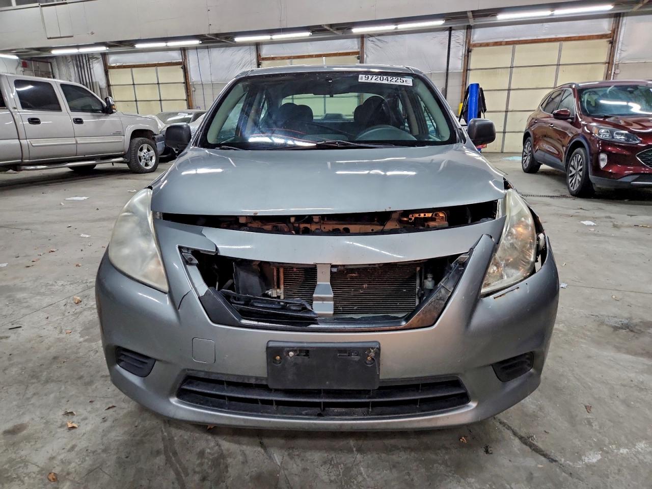 Nissan Versa S Image 2