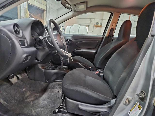 Nissan Versa S Image 3