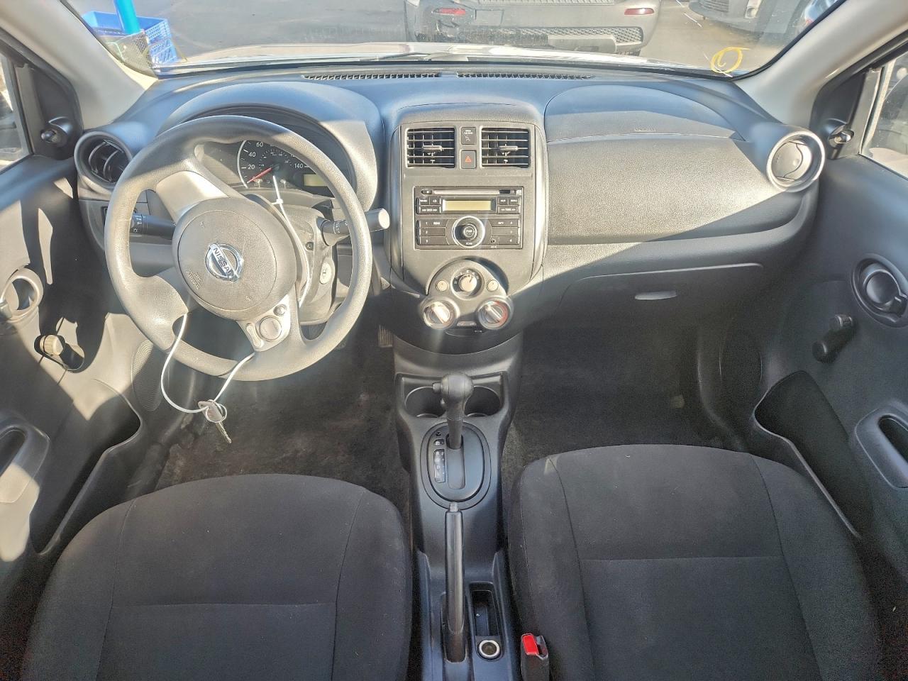 Nissan Versa S Image 5