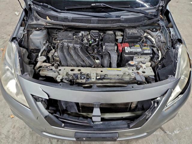 Nissan Versa S Image 10