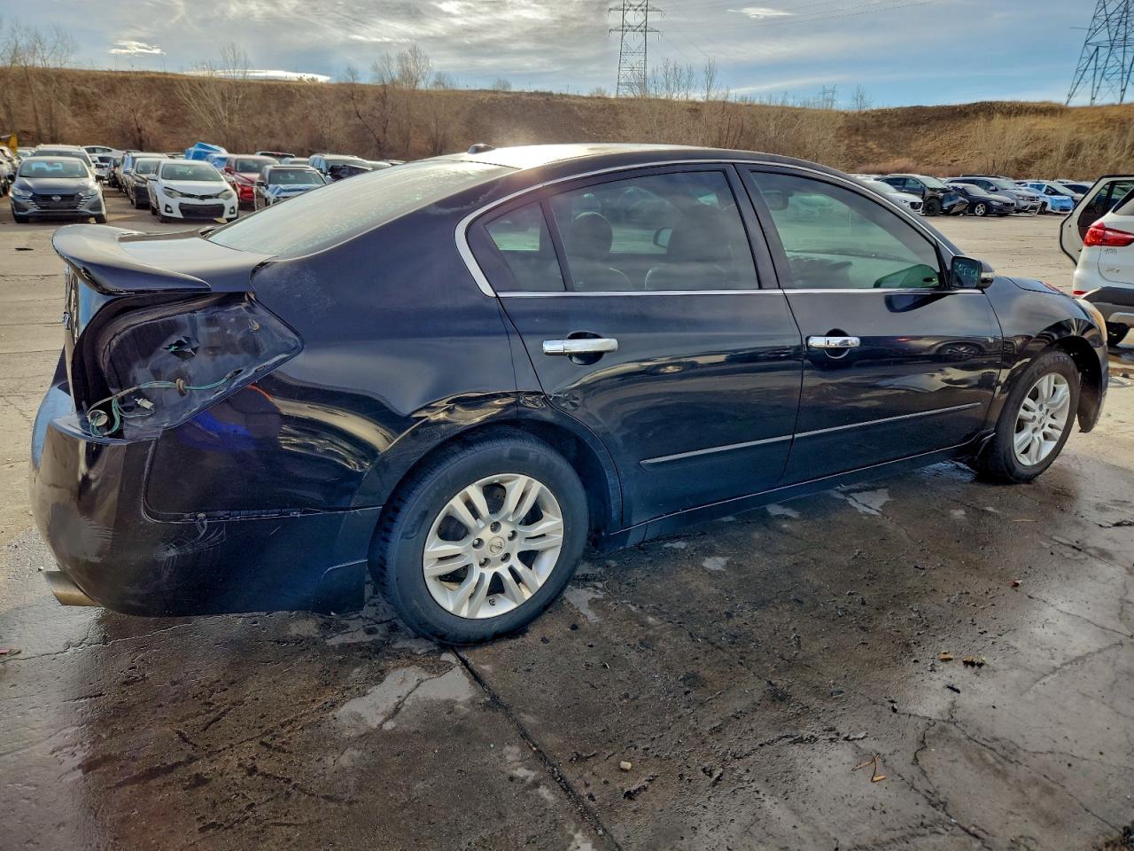 Nissan Altima Base Image 12