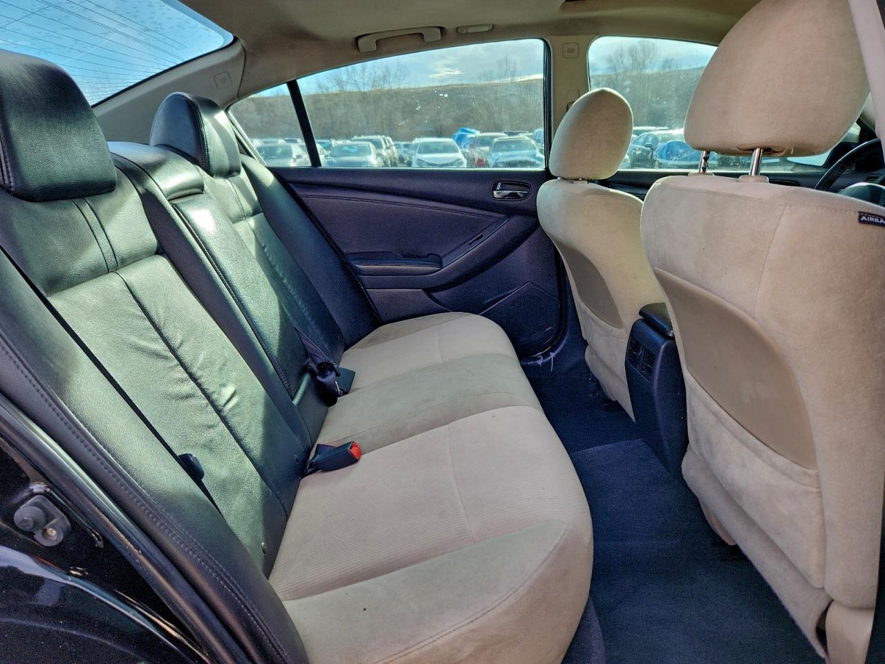 Nissan Altima Base Image 6