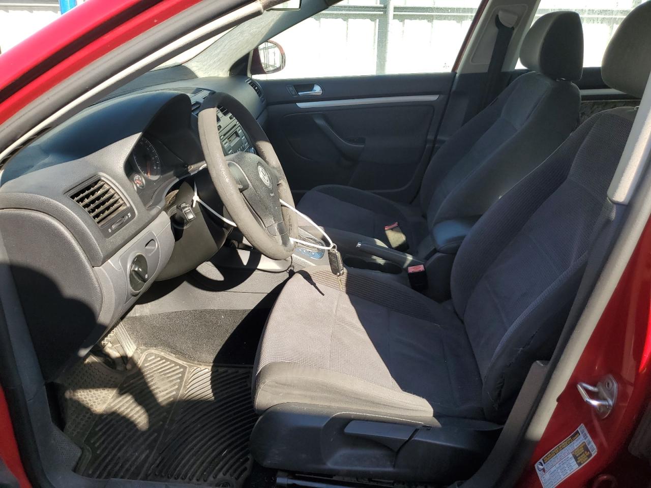 Volkswagen Jetta Image 6