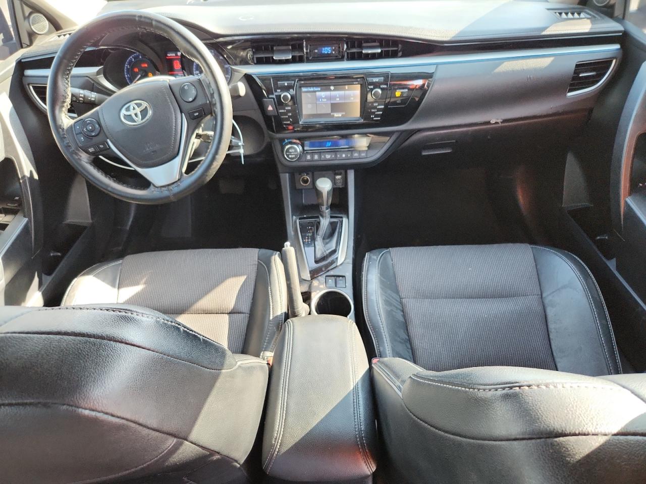 Toyota Corolla L Image 11