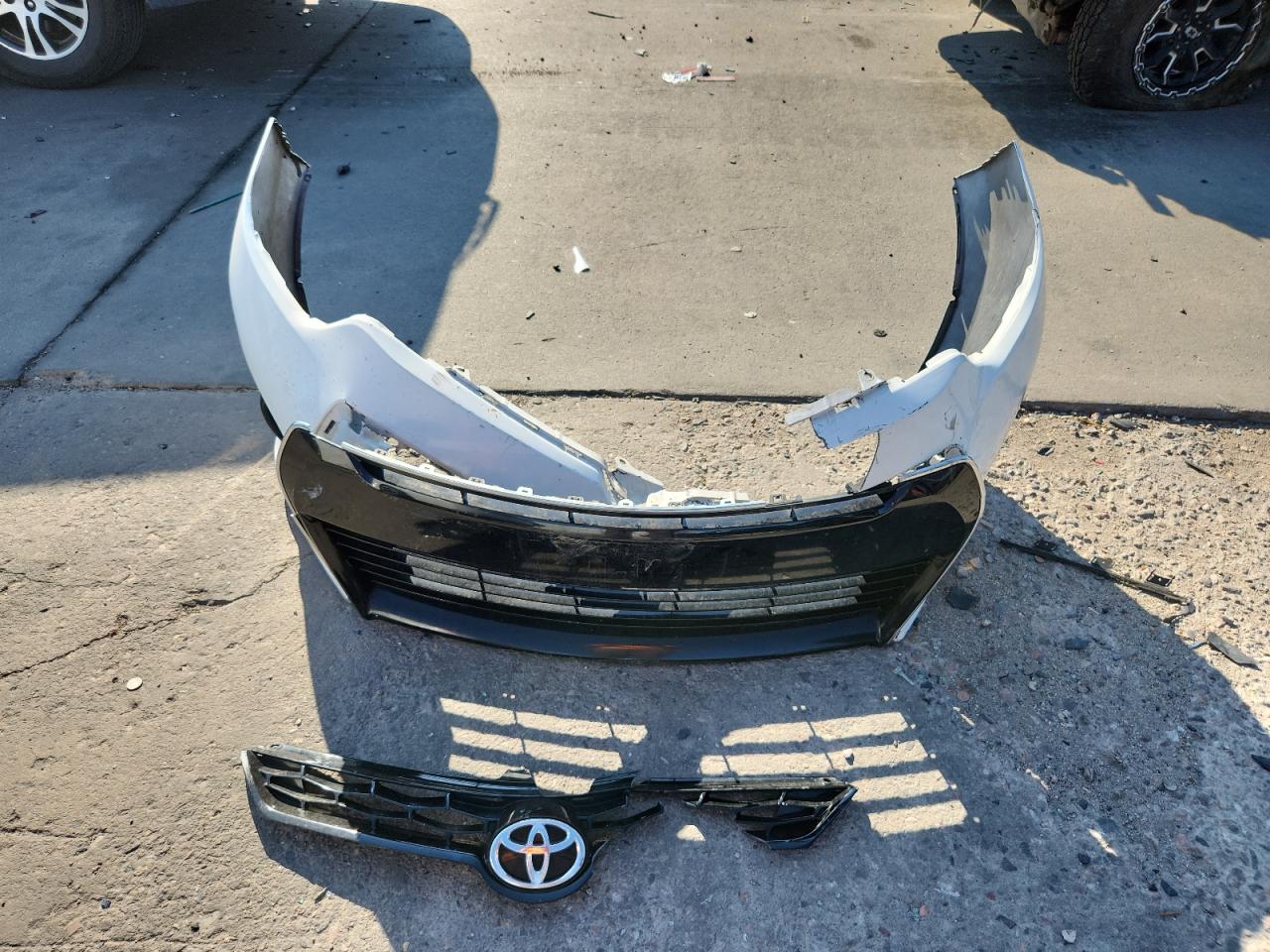 Toyota Corolla L Image 8