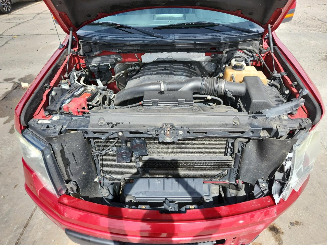 Ford F-150 Supercrew Image 8