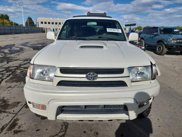 Toyota 4Runner Limited Image 3