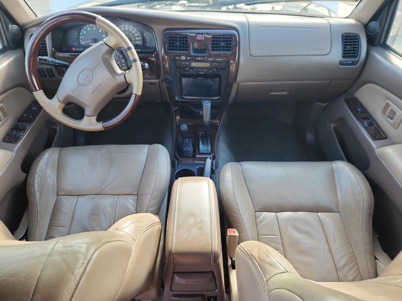 Toyota 4Runner Limited Image 11