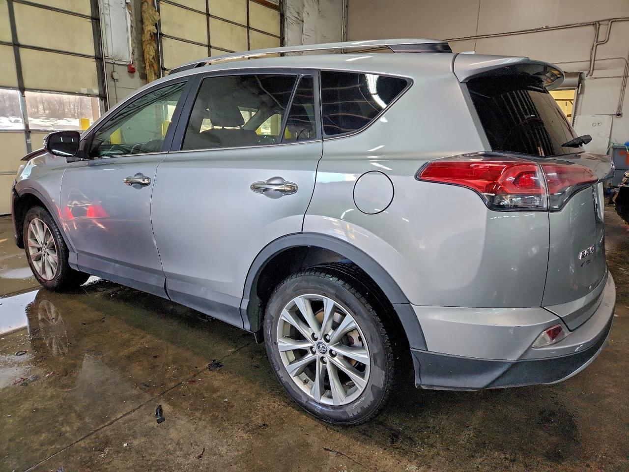 Toyota RAV4 Limited Image 2