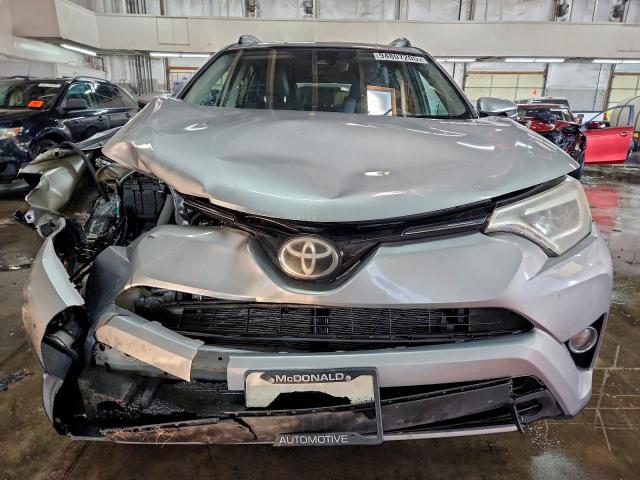 Toyota RAV4 Limited Image 7