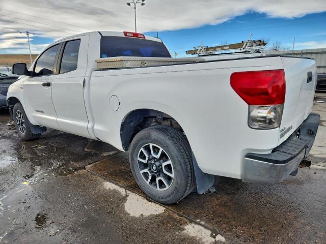 Toyota Tundra Double Cab Image 12