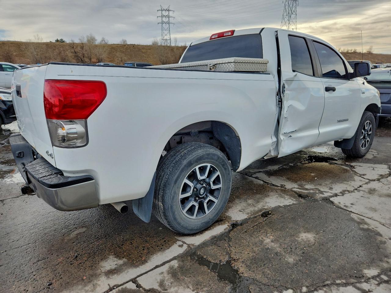 Toyota Tundra Double Cab Image 2