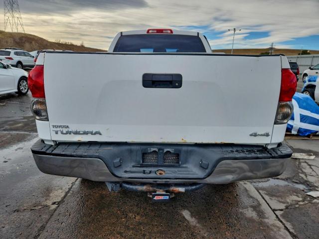 Toyota Tundra Double Cab Image 6