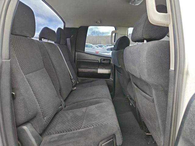 Toyota Tundra Double Cab Image 8