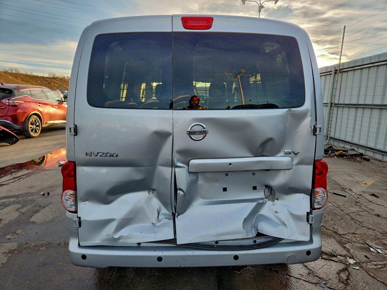 Nissan Nv 2.5s Image 9