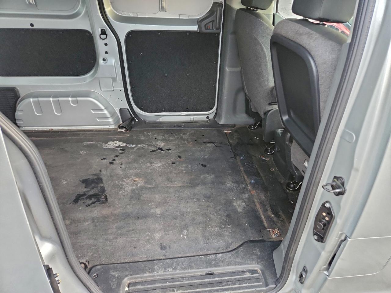 Nissan Nv 2.5s Image 12