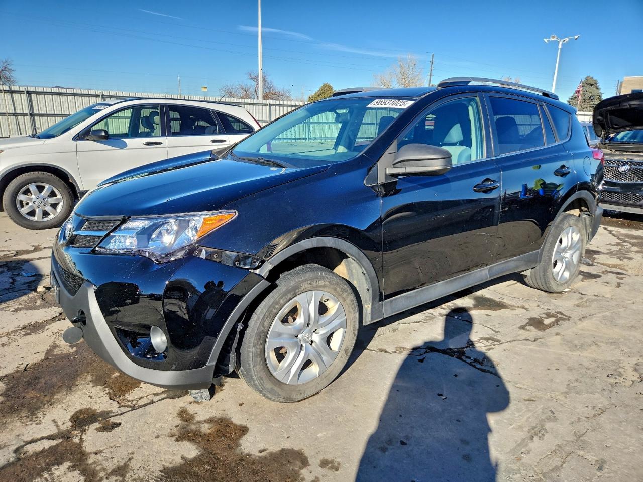 Toyota RAV4 Le Image 1