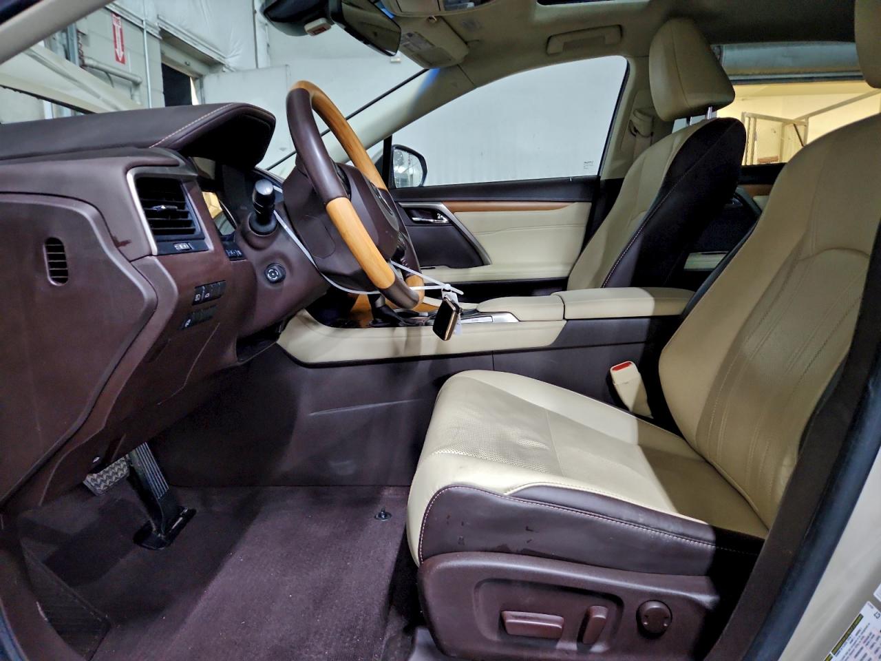 Lexus RX 350 Base Image 7