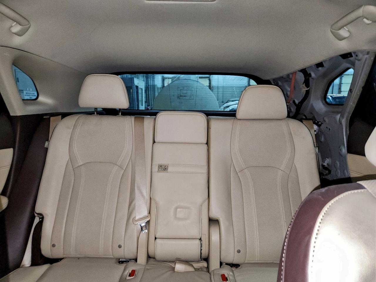 Lexus RX 350 Base Image 12