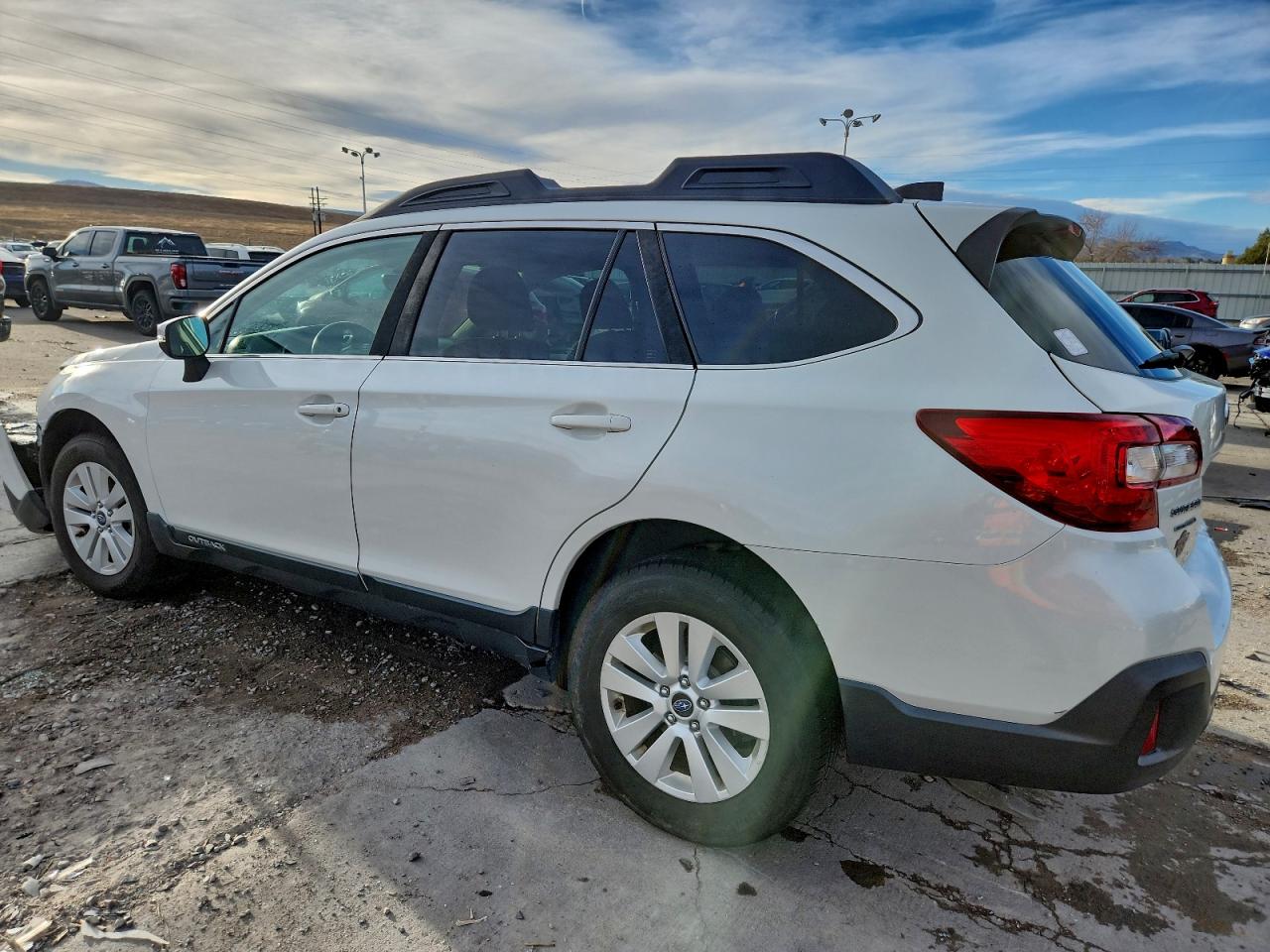 Subaru Outback 2.5i Premium Image 9